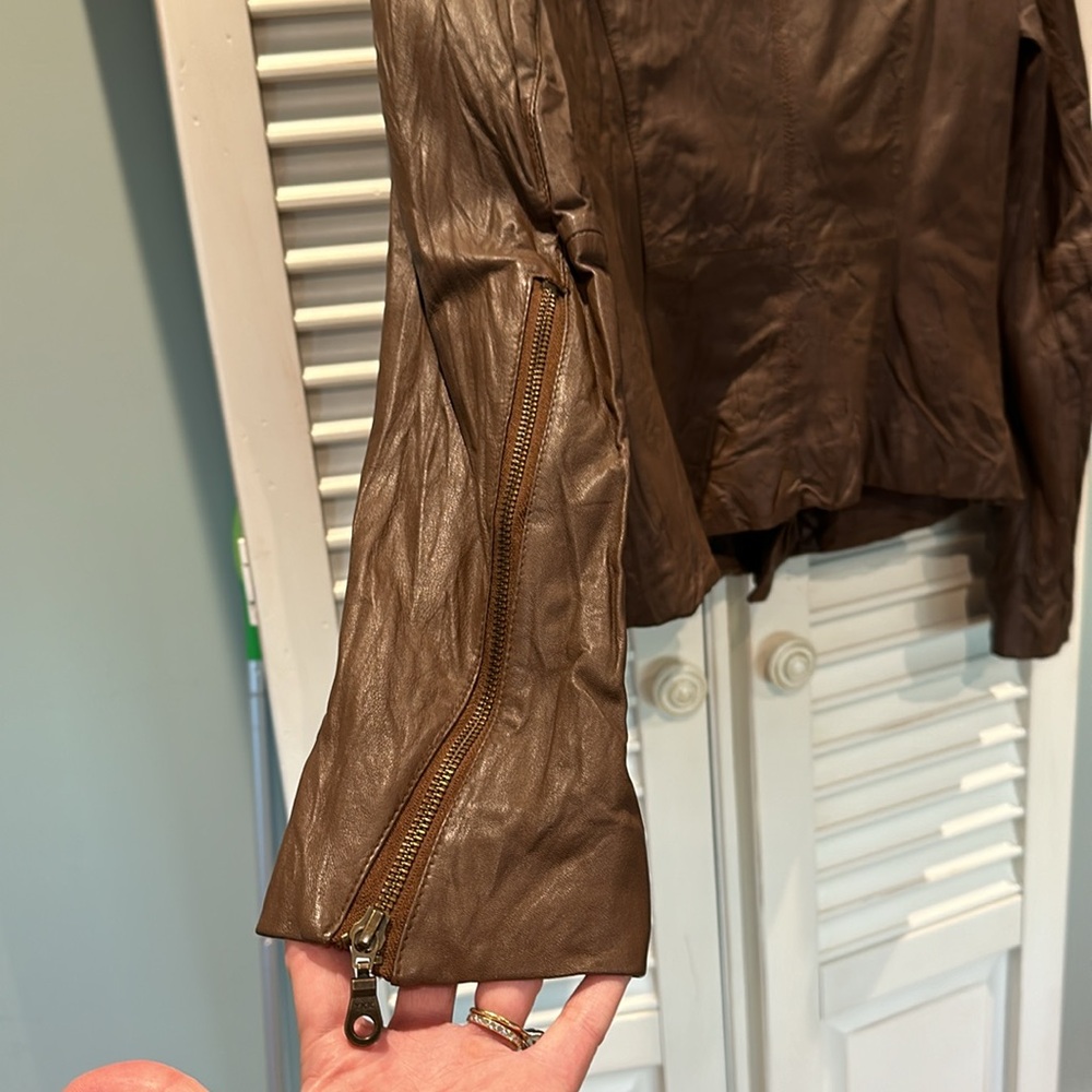 Leather Jacket - Picture 4 of 7